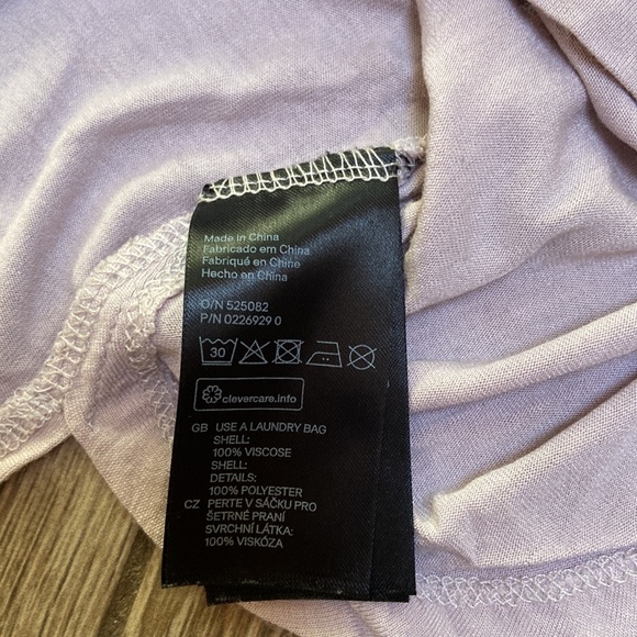 2/$15 H&M Spring Tank - Picture 4 of 5